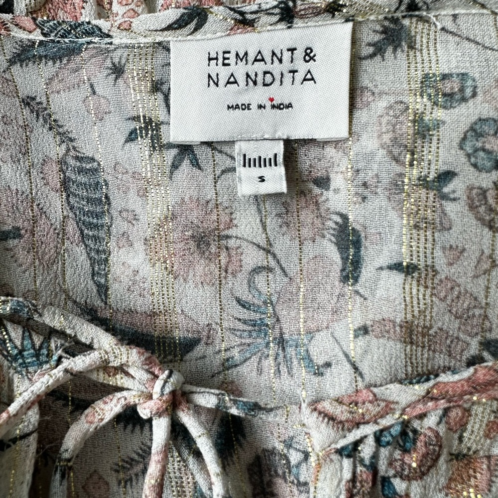 Hemant & Nandita Sheer Printed Peasant Top - Picture 9 of 10